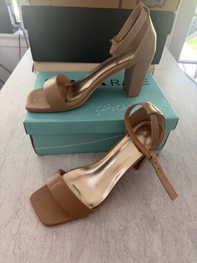 🔥crossposted🔥 Classic Square-Toe Ankle-Strap Block Heels in Tan